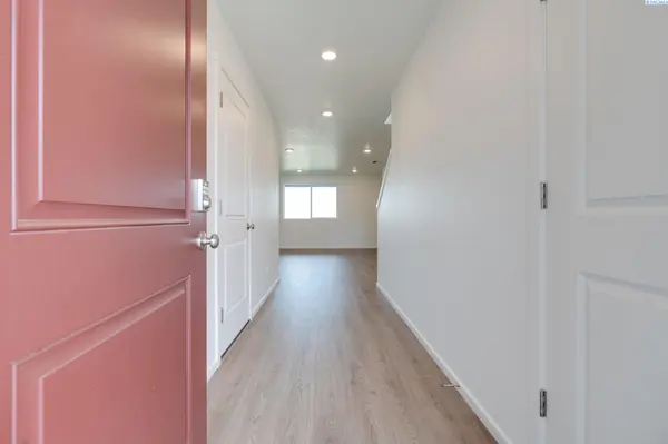 6503 Polar Dr, Pasco, WA 99301