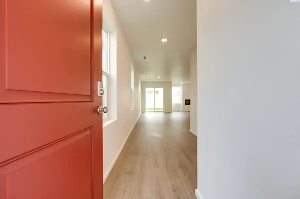6428 Polar Dr, Pasco, WA 99301