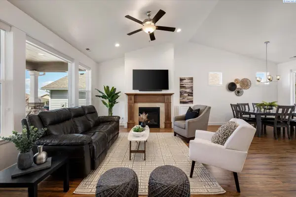3753 S Van Buren St, Kennewick, WA 99338