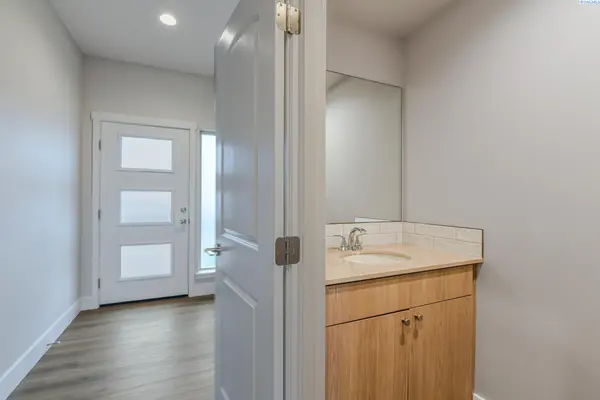 4529 Road 114, Pasco, WA 99301