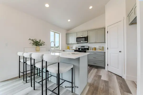 1615 Parkwood Ct, Grandview, WA 98930