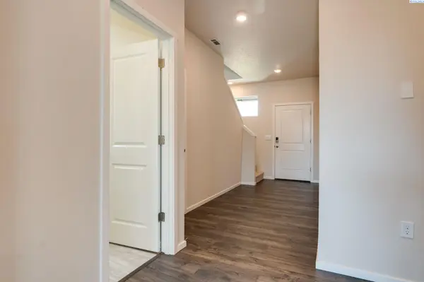 6113 Road 115, Pasco, WA 99301
