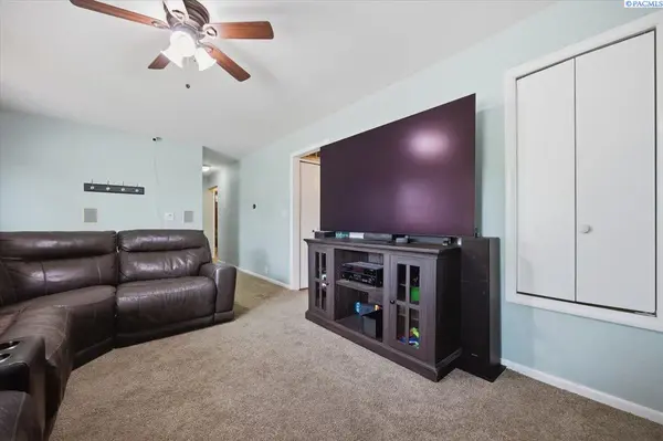 504 Blue St, Richland, WA 99354