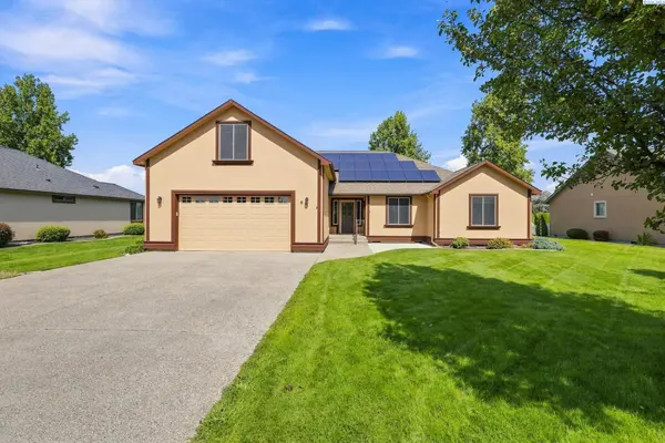 6 Blue Star Court, Pasco, WA 99301