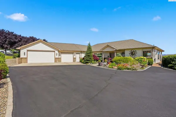 332 Marisa Hill Drive, Selah, WA 98942