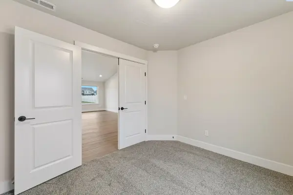401 Glenwood Ave, Grandview, WA 98930