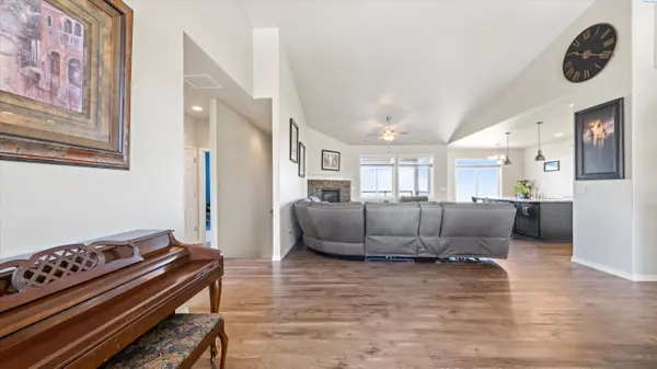 16904 E Love Lane, Benton City, WA 99320