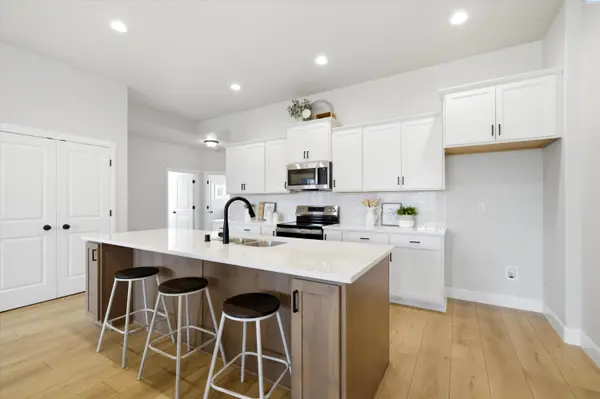 3575 Allison Way, Richland, WA 99352