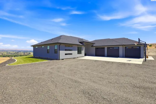 24282 S 242nd Pr SW, Prosser, WA 99350