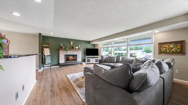 1733 Bismark St, Richland, WA 99354