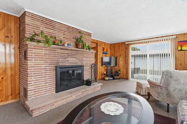 903 E 27th Ave, Kennewick, WA 99337