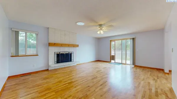 1878 Mahan Avenue, Richland, WA 99354