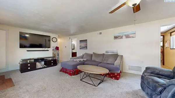 614 Basswood Avenue, Richland, WA 99352-3672
