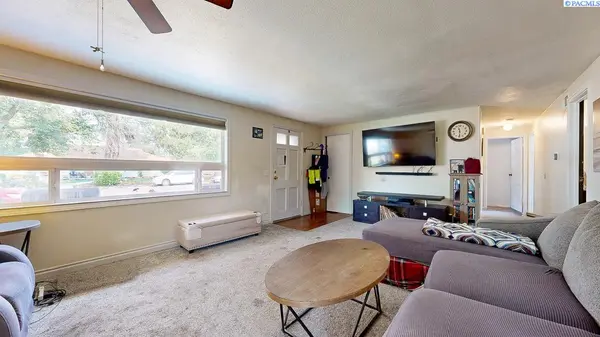 614 Basswood Avenue, Richland, WA 99352-3672