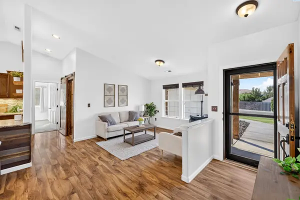 5210 Canter St, West Richland, WA 99353
