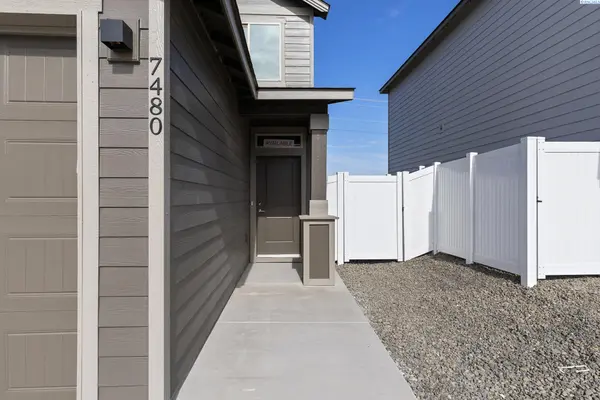 7480 Grapevine Ct, West Richland, WA 99353