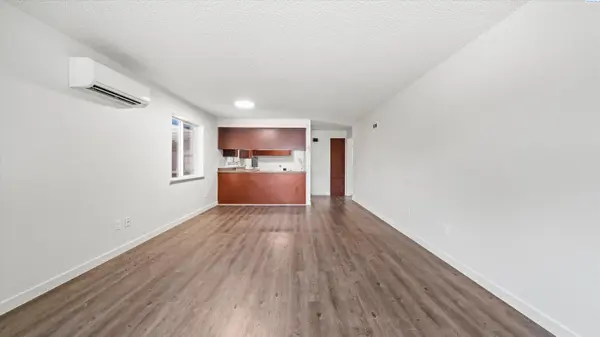 1711 W 5th Ave, Kennewick, WA 99336