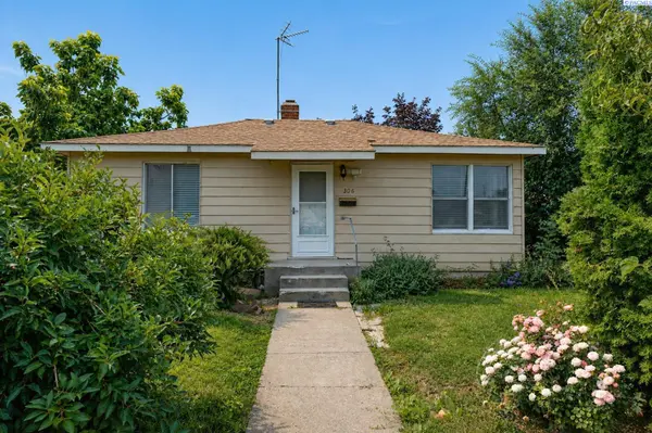 306 Adams Street, Grandview, WA 98930