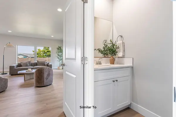 7521 Grapevine Ct, West Richland, WA 99353