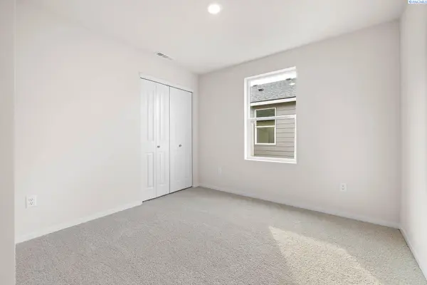 5910 Road 112, Pasco, WA 99301