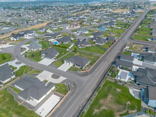 6401 Eagle Crest Drive, Pasco, WA 99301