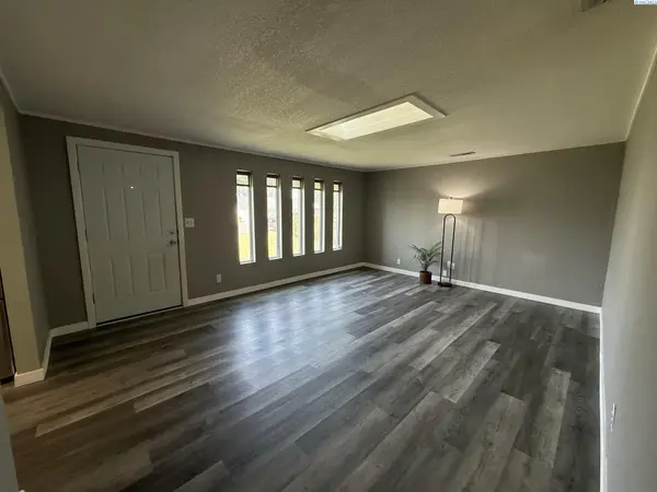 817 S Garfield St., Kennewick, WA 99336