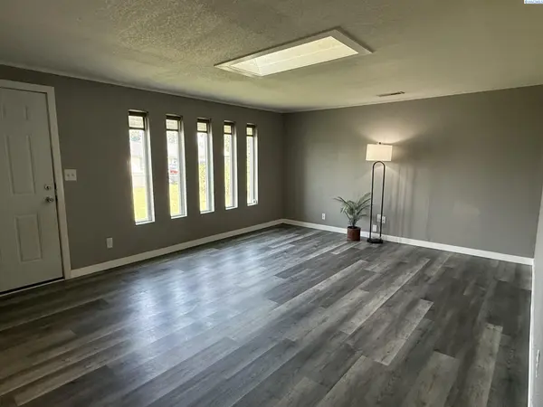 817 S Garfield St., Kennewick, WA 99336