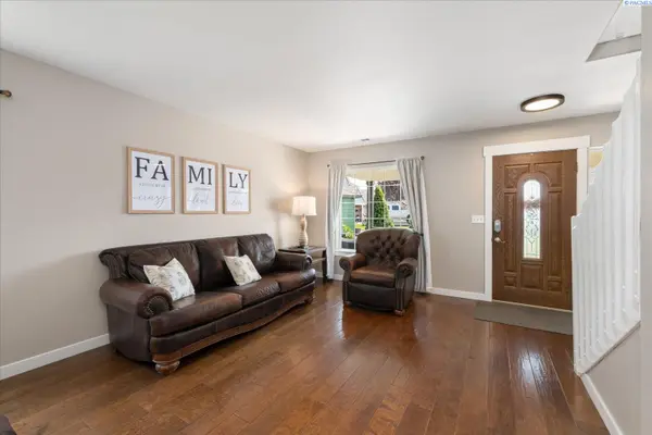 3309 S Buntin St, Kennewick, WA 99337