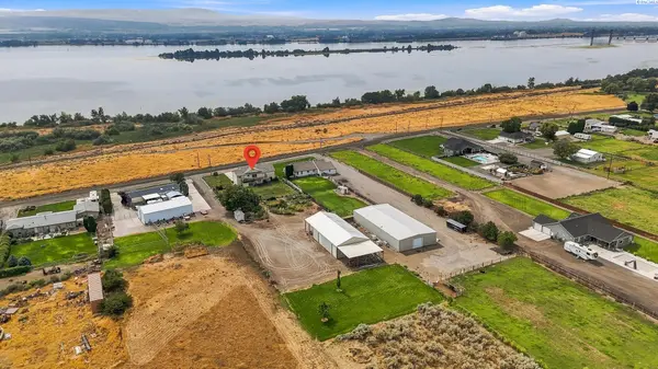 2573 Hanson Loop, Burbank, WA 99323