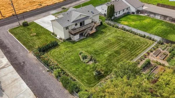 2573 Hanson Loop, Burbank, WA 99323