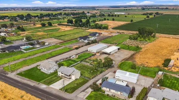 2573 Hanson Loop, Burbank, WA 99323