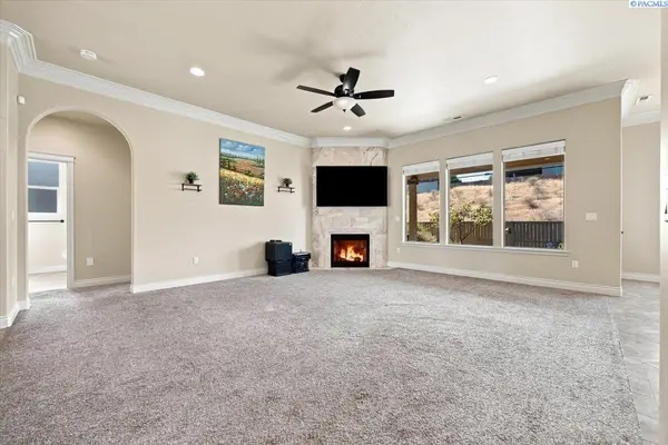 2337 Copperhill St, Richland, WA 99354
