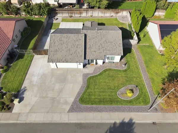 5602 Aspen Dr., West Richland, WA 99353