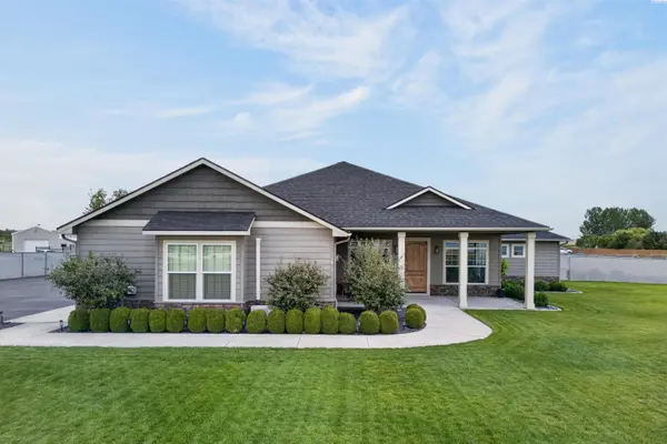 2477 Hanson Loop, Burbank, WA 99323