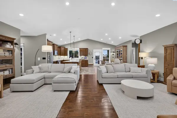 2477 Hanson Loop, Burbank, WA 99323