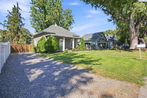 1312 Grant Ave, Prosser, WA 99350