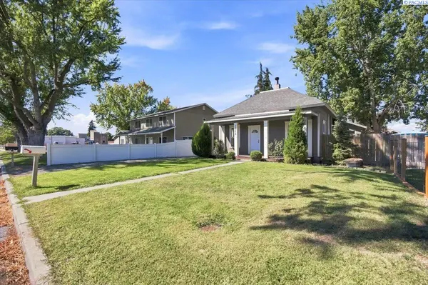1312 Grant Ave, Prosser, WA 99350