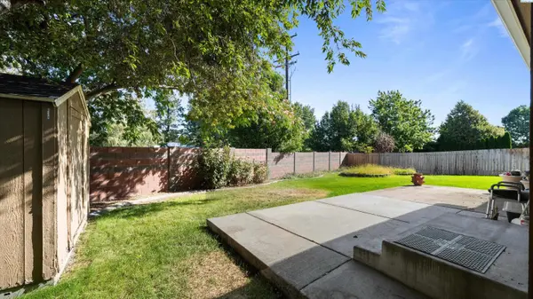 3904 W 19th Ct, Kennewick, WA 99338