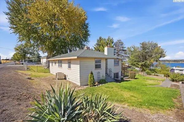 1203 N Keller St., Kennewick, WA 99336-1521