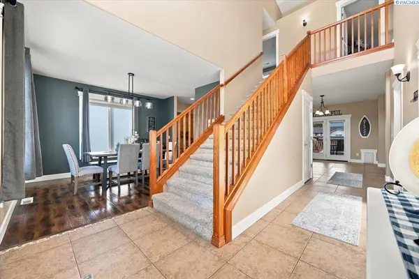 1806 W 31st Ave, Kennewick, WA 99337