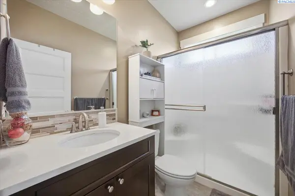 2576 Tiger Lane, Richland, WA 99352-8864