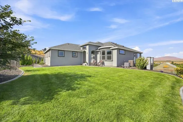 5880 S 58th Ave, West Richland, WA 99353