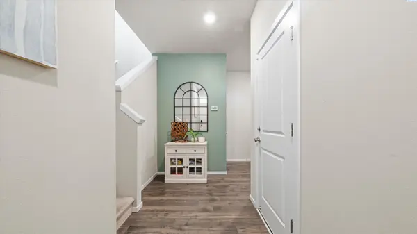 8072 Ranchland Ln, West Richland, WA 99353