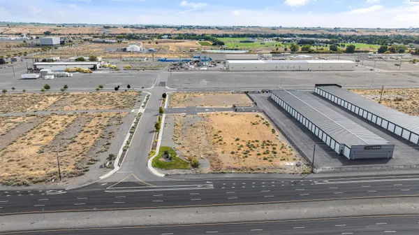 901 W Curie St, Richland, WA 99354