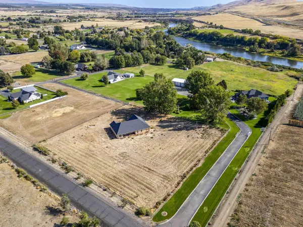 90404 W Hess Road, Prosser, WA 99350