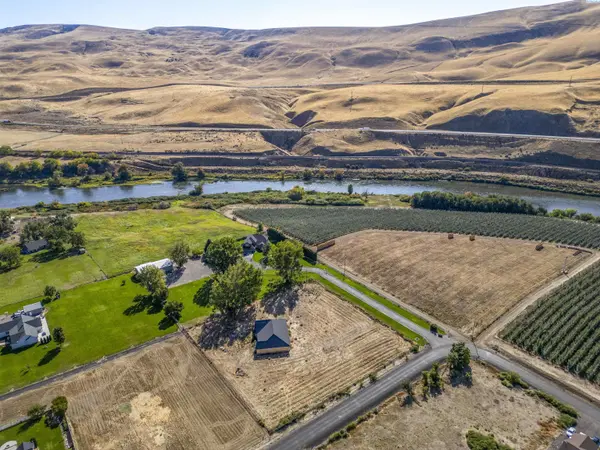 90404 W Hess Road, Prosser, WA 99350