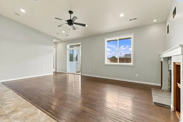 5122 reagan way, Pasco, WA 99301