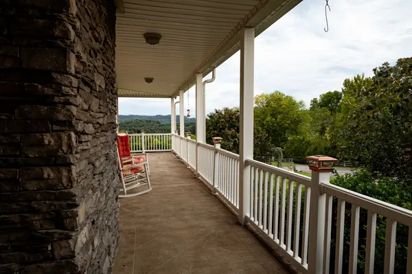 10663 Bradyville Pike, Readyville, TN 37149