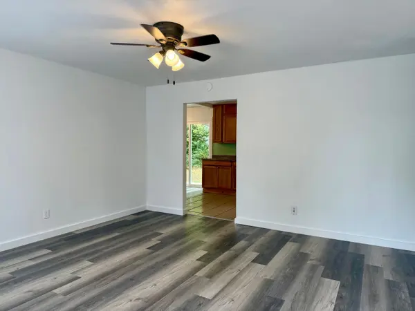 825 Shartel DR, Neosho, MO 64850