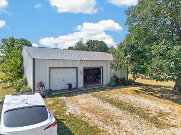 1080 Apache RD, Sparta, MO 65753